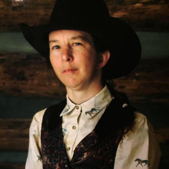 Meet your Posher, Bit Devine - Picture 4 of 9